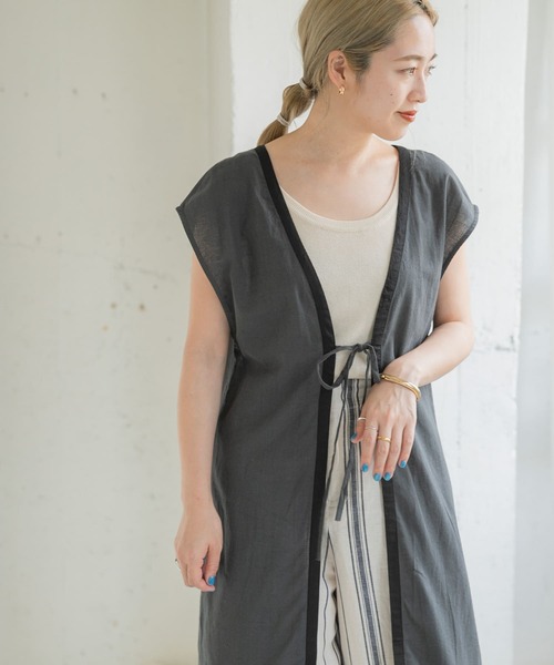 ITEMS URBANRESEARCH（アイテムズ アーバンリサーチ）の「パイピングガウン（その他アウター・レディース・スミクロ/ライトカーキ/ベージュ・FREE）」の2枚目の写真