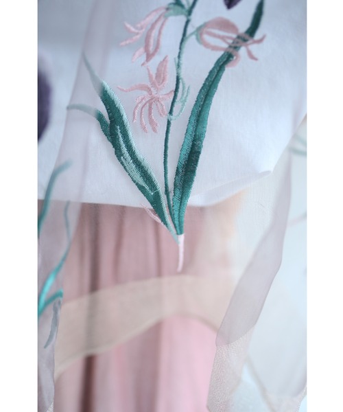 cawaii(カワイイ)の「淡く優美な花刺繍の柔らかストール(ストール/ショール・レディース・パープル・FREE)」の7枚目の写真