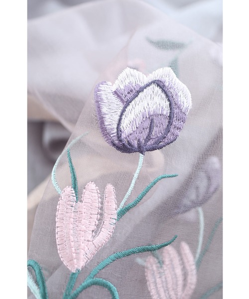 cawaii(カワイイ)の「淡く優美な花刺繍の柔らかストール(ストール/ショール・レディース・パープル・FREE)」の11枚目の写真
