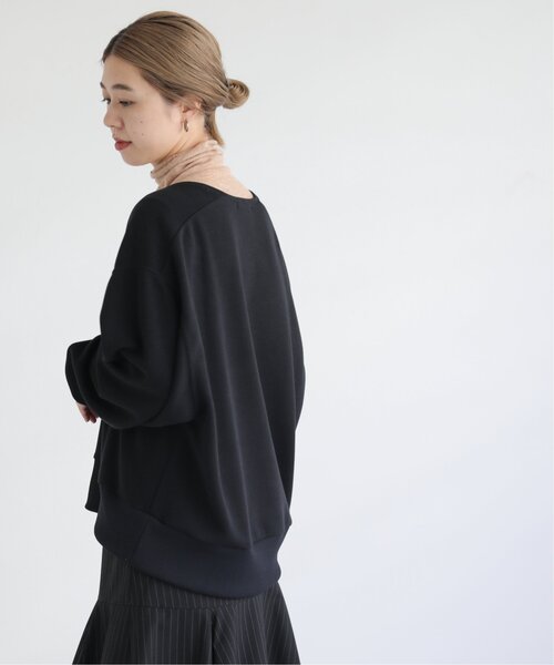 MJUKA.（ミューカ）の「深Vプルオーバー（Tシャツ/カットソー・レディース・ブラック/ベージュ・FREE）」の4枚目の写真