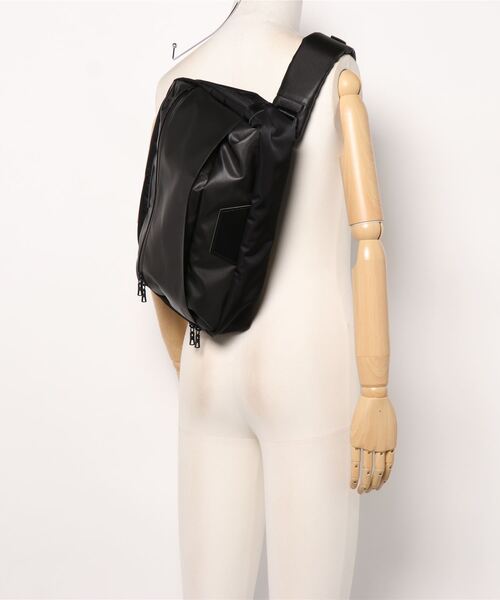 MSPC（エムエスピーシー）の「【MSPC / マスターピース】Progress Coating One Shoulder(2WAY スリングバッグ)（ショルダーバッグ・メンズ・ブラック・FREE）」の4枚目の写真