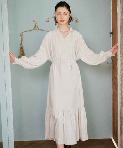 KOH.style（コースタイル）の「フリルカラーシャーリングワンピース（ワンピース・レディース・ブラック/ベージュ/グリーン・FREE）」の5枚目の写真