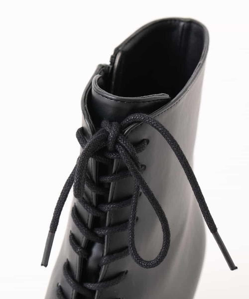 a.v.v（アーヴェヴェ）の「レースアップブーツ（ブーツ・レディース・ブラック/アイボリー・24.5/23.5/22.5）」の7枚目の写真