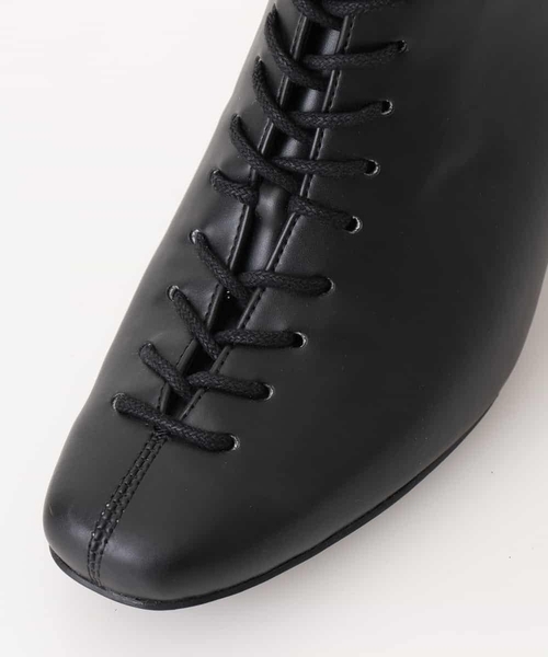 a.v.v（アーヴェヴェ）の「レースアップブーツ（ブーツ・レディース・ブラック/アイボリー・24.5/23.5/22.5）」の10枚目の写真