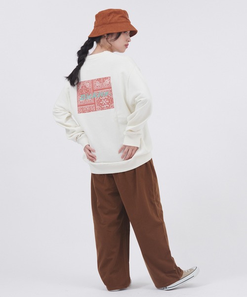 Dickies（ディッキーズ）の「Dickies/ディッキーズ コットン裏毛ロゴデザインプリントスウェット（スウェット・レディース・ブルー/ホワイト系その他4/ブラウン/ホワイト系その他2/ブラック/ラベンダー/オフホワイト/ホワイト系その他3・M/L）」の22枚目の写真