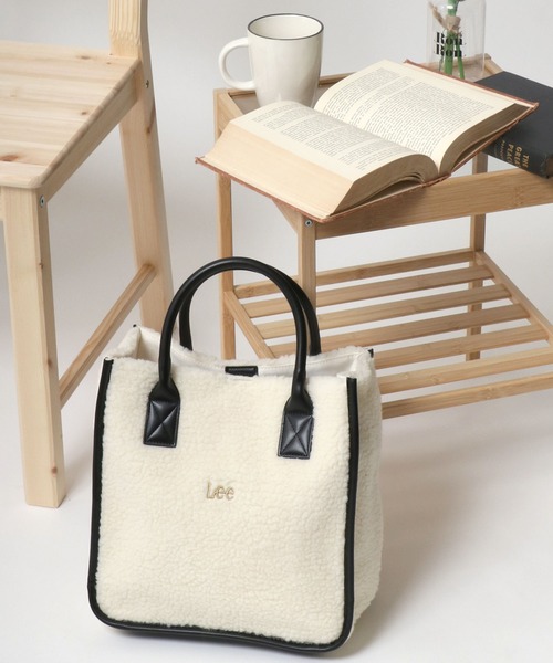 Lee（リー）の「Lee（リー）ボアパイピングトート（ハンドバッグ・レディース・ブラック/オフホワイト/ブラウン系その他/ダークベージュ・FREE）」の2枚目の写真