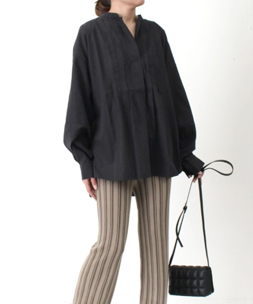 STYLEBLOCK(スタイルブロック)の「ピンタックブラウス(シャツ/ブラウス・レディース・ブラック/ホワイト系その他/ボルドー/グレイッシュベージュ・M)」の3枚目の写真
