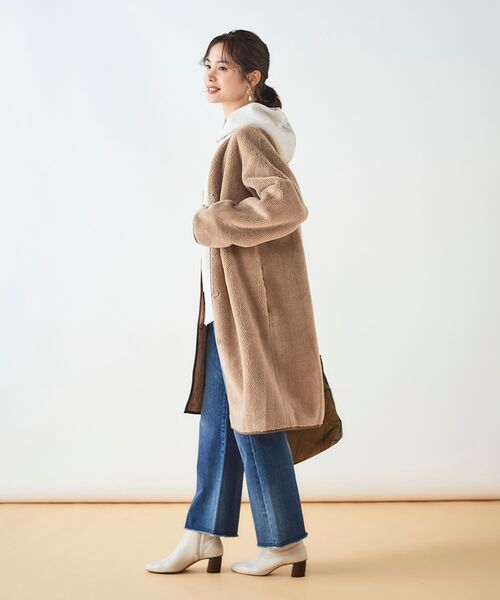le.coeur blanc（ルクールブラン）の「リバーシブルフェイクムートンコート（ムートンコート・レディース・アイボリー/キャメル・38/36）」の6枚目の写真