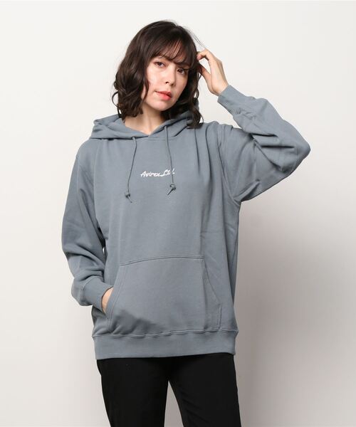 ピンナップガール プルオーバー パーカー Pin Up Up Girl Parka Avirex アヴィレックス のファッション トップス