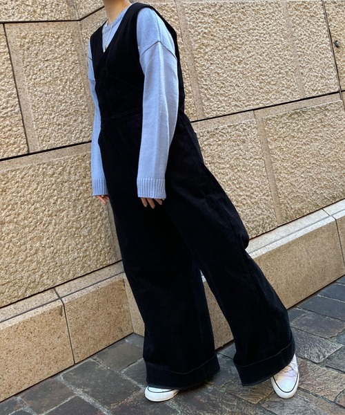 HEYUMM（ヘユム）の「コーデュロイオーバーオール（サロペット/オーバーオール・レディース・ブラック/ピンク/アイボリー・ONE）」の6枚目の写真