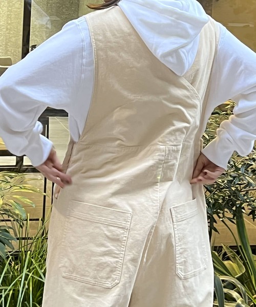 HEYUMM（ヘユム）の「コーデュロイオーバーオール（サロペット/オーバーオール・レディース・ブラック/ピンク/アイボリー・ONE）」の21枚目の写真