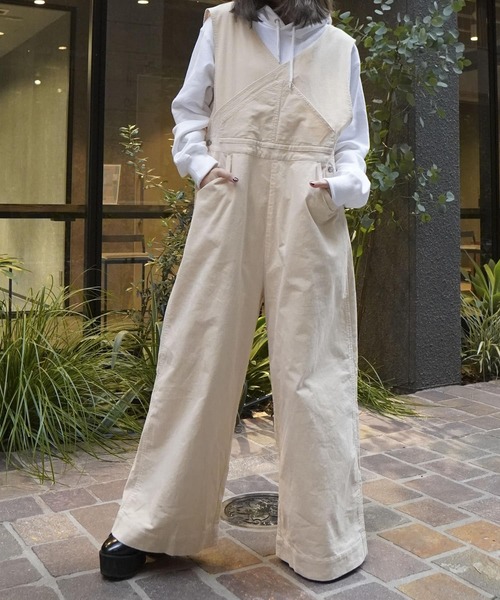 HEYUMM（ヘユム）の「コーデュロイオーバーオール（サロペット/オーバーオール・レディース・ブラック/ピンク/アイボリー・ONE）」の9枚目の写真