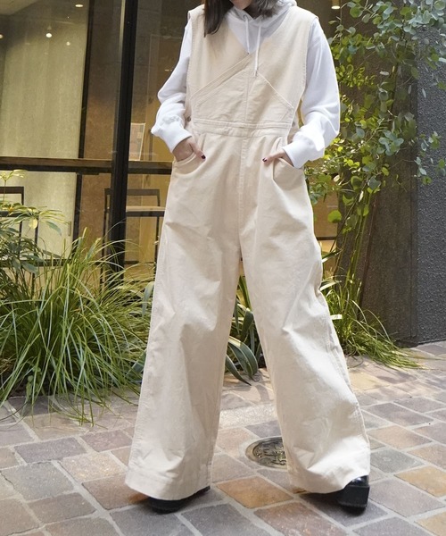 HEYUMM（ヘユム）の「コーデュロイオーバーオール（サロペット/オーバーオール・レディース・ブラック/ピンク/アイボリー・ONE）」の16枚目の写真