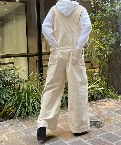 HEYUMM（ヘユム）の「コーデュロイオーバーオール（サロペット/オーバーオール・レディース・ブラック/ピンク/アイボリー・ONE）」の10枚目の写真