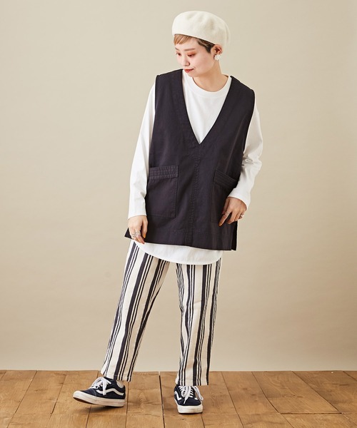 CUBE SUGAR(キューブシュガー)の「ツイル Vネック 無地 ベスト(ベスト・レディース・チャコールグレー/ベージュ/カーキ・M)」の4枚目の写真
