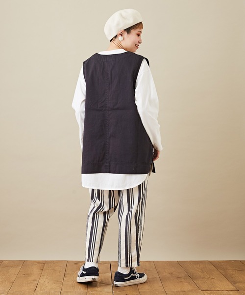 CUBE SUGAR(キューブシュガー)の「ツイル Vネック 無地 ベスト(ベスト・レディース・チャコールグレー/ベージュ/カーキ・M)」の6枚目の写真