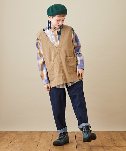 CUBE SUGAR(キューブシュガー)の「ツイル Vネック 無地 ベスト(ベスト・レディース・チャコールグレー/ベージュ/カーキ・M)」の11枚目の写真