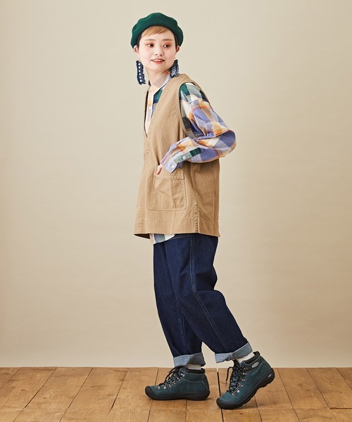 CUBE SUGAR(キューブシュガー)の「ツイル Vネック 無地 ベスト(ベスト・レディース・チャコールグレー/ベージュ/カーキ・M)」の12枚目の写真