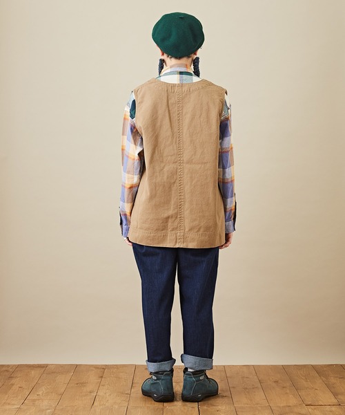 CUBE SUGAR(キューブシュガー)の「ツイル Vネック 無地 ベスト(ベスト・レディース・チャコールグレー/ベージュ/カーキ・M)」の13枚目の写真