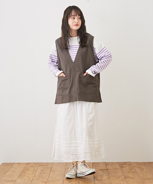 CUBE SUGAR(キューブシュガー)の「ツイル Vネック 無地 ベスト(ベスト・レディース・チャコールグレー/ベージュ/カーキ・M)」の14枚目の写真