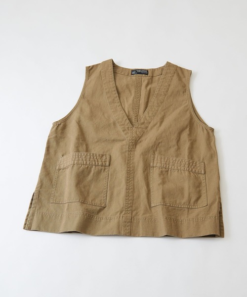 CUBE SUGAR(キューブシュガー)の「ツイル Vネック 無地 ベスト(ベスト・レディース・チャコールグレー/ベージュ/カーキ・M)」の19枚目の写真