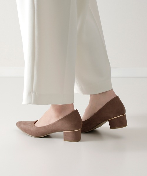 Parade（パレード）の「【極ふわっ】アーモンドトゥゴールドラインパンプス　21114【Parade】（パンプス・レディース・ブラック/ブルー/ライトベージュ/ダークベージュ/シルバー/ベージュ・22.5cm/23.5cm/24.5cm/25.5cm/23.0cm/24.0cm/25.0cm/22.0cm）」の4枚目の写真