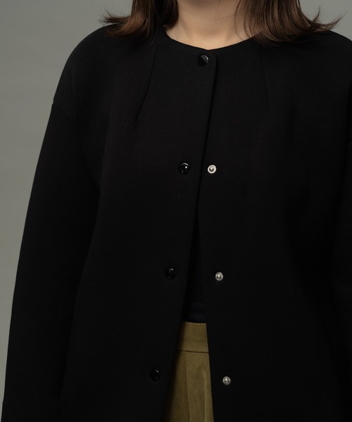 ottilie(オティーリエ)の「【 ottilie / オティーリエ 】 スナップボタンボンディングジャケット(ノーカラージャケット・レディース・ブラック/ナチュラル・FREE)」の6枚目の写真