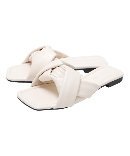 titivate（ティティベイト）の「編み込みフェイクレザーフラットサンダル（サンダル・レディース・ブラック/イエロー/アイボリー/モカ/グリーン系その他・LL/S/M/L）」の6枚目の写真