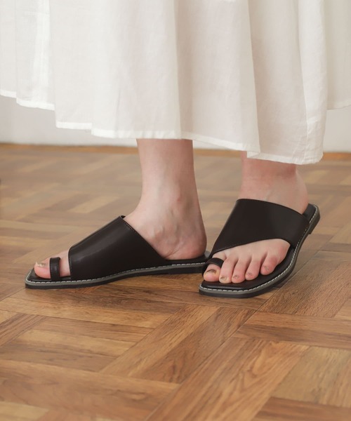 SENSE OF PLACE by URBAN RESEARCH（センスオブプレイスバイアーバンリサーチ）の「トウリングフラットサンダル（サンダル・レディース・ブラック/ライトベージュ/オフホワイト/ダークブラウン/グリーン/イエロー・SMALL/LARGE/MEDIUM）」の4枚目の写真