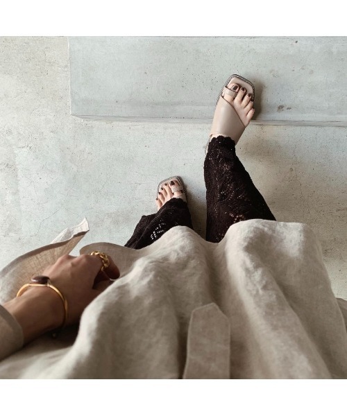 SENSE OF PLACE by URBAN RESEARCH（センスオブプレイスバイアーバンリサーチ）の「トウリングフラットサンダル（サンダル・レディース・ブラック/ライトベージュ/オフホワイト/ダークブラウン/グリーン/イエロー・SMALL/LARGE/MEDIUM）」の5枚目の写真