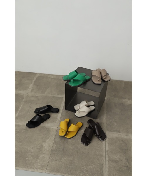 SENSE OF PLACE by URBAN RESEARCH（センスオブプレイスバイアーバンリサーチ）の「トウリングフラットサンダル（サンダル・レディース・ブラック/ライトベージュ/オフホワイト/ダークブラウン/グリーン/イエロー・SMALL/LARGE/MEDIUM）」の11枚目の写真