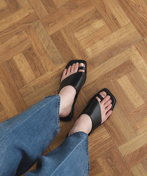 SENSE OF PLACE by URBAN RESEARCH（センスオブプレイスバイアーバンリサーチ）の「トウリングフラットサンダル（サンダル・レディース・ブラック/ライトベージュ/オフホワイト/ダークブラウン/グリーン/イエロー・SMALL/LARGE/MEDIUM）」の13枚目の写真