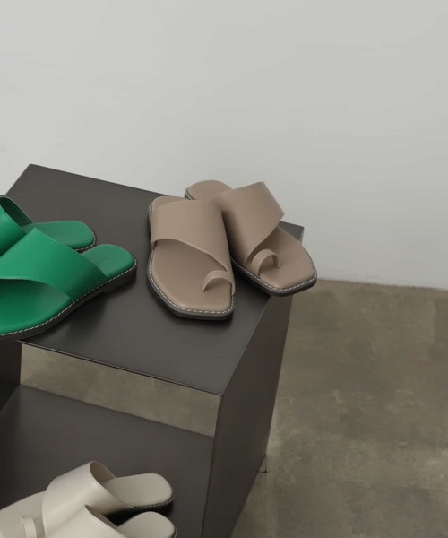 SENSE OF PLACE by URBAN RESEARCH（センスオブプレイスバイアーバンリサーチ）の「トウリングフラットサンダル（サンダル・レディース・ブラック/ライトベージュ/オフホワイト/ダークブラウン/グリーン/イエロー・SMALL/LARGE/MEDIUM）」の8枚目の写真
