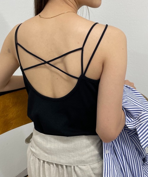 COLONY 2139（コロニートゥーワンスリーナイン）の「テレコリブバッククロスキャミソール  /  カップ付きキャミソール（キャミソール・レディース・オフホワイト/ブラック・FREE）」の2枚目の写真