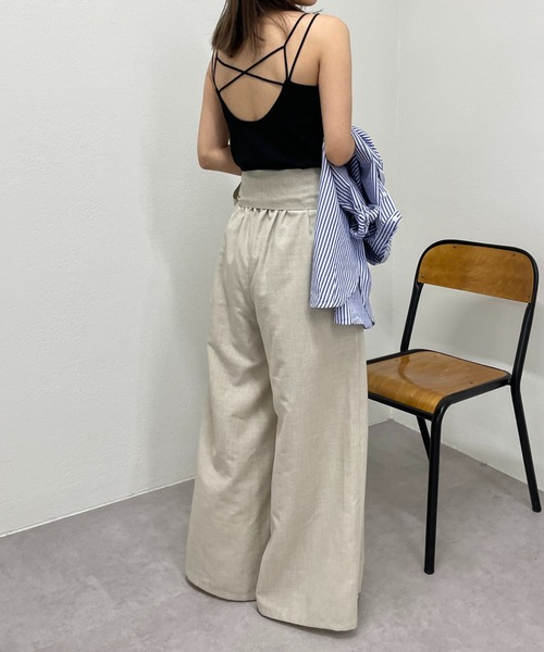 COLONY 2139（コロニートゥーワンスリーナイン）の「テレコリブバッククロスキャミソール  /  カップ付きキャミソール（キャミソール・レディース・オフホワイト/ブラック・FREE）」の16枚目の写真