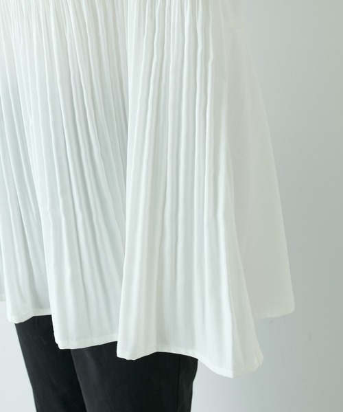 PUAL CE CIN(ピュアルセシン)の「【Du noir】ブラウス見えする ON/OFF使える名品プリーツTeeシャツ(Tシャツ/カットソー・レディース・ホワイト/ブラック/グレイッシュベージュ・FREE)」の18枚目の写真