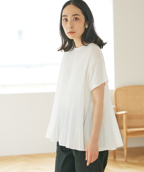 PUAL CE CIN(ピュアルセシン)の「【Du noir】ブラウス見えする ON/OFF使える名品プリーツTeeシャツ(Tシャツ/カットソー・レディース・ホワイト/ブラック/グレイッシュベージュ・FREE)」の5枚目の写真