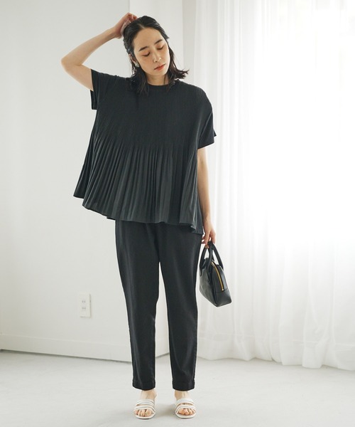 PUAL CE CIN(ピュアルセシン)の「【Du noir】ブラウス見えする ON/OFF使える名品プリーツTeeシャツ(Tシャツ/カットソー・レディース・ホワイト/ブラック/グレイッシュベージュ・FREE)」の10枚目の写真