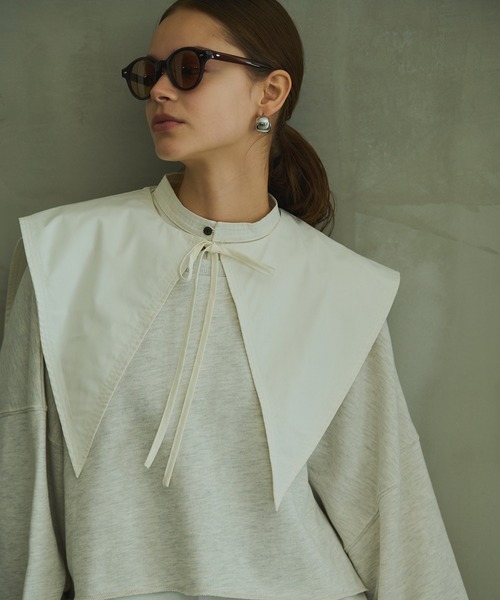 HANNE(アン)の「【取り外し可能】襟付きスタンドカラーノースリブラウス(シャツ/ブラウス・レディース・ホワイト/ブラック・フリー)」の1枚目の写真