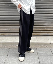 センタープレスラインパンツ