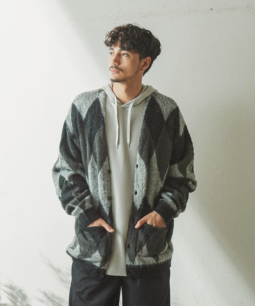 GORDON MILLER（ゴードンミラー）の「GORDON MILLER（ゴードンミラー）ダイヤ柄シャギーニットカーディガン 015（カーディガン/ボレロ・メンズ・ブラウン/グレー・M/L）」の5枚目の写真