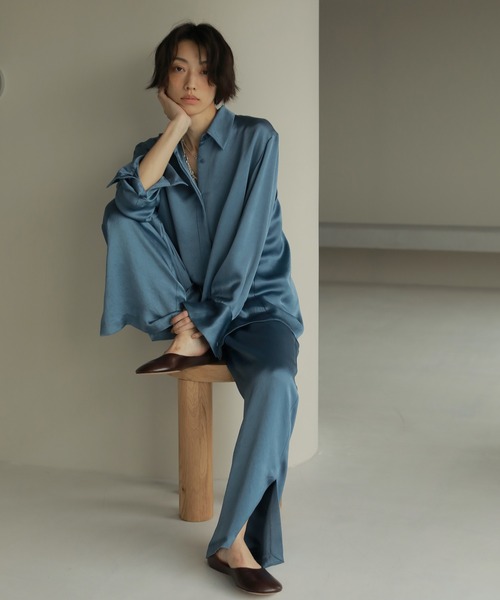 トルシャ様 ETRETOKYOサイドスリットサテンワイドパンツ⟡新品タグ付 ETRE TOKYO（エトレトウキョウ）の「サイドスリットサテンワイド
