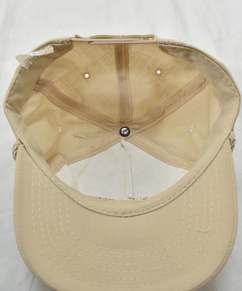 VINTAGE（ヴィンテージ）の「【ヴィンテージ古着】Big PRODUCTS 6パネル CAP スナップバックキャップ 帽子（キャップ・メンズ・ベージュ・ONE SIZE）」の6枚目の写真