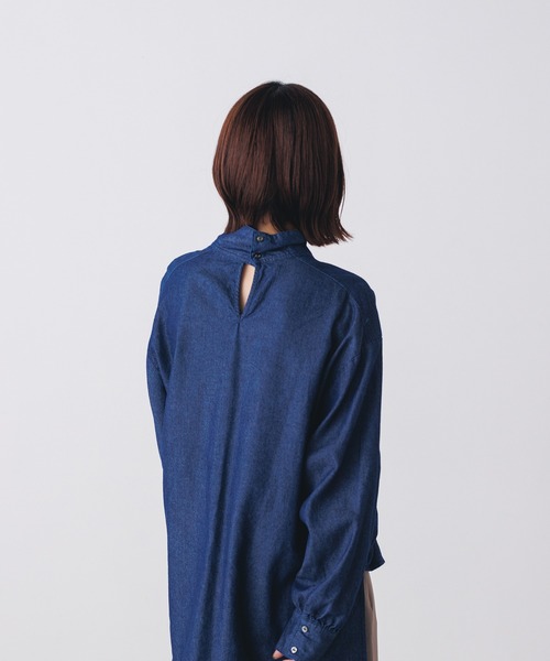 hunch（ハンチ）の「リボンタイ付クラシカルハイネックブラウス l 上品 きれいめ 無地 ボリューム袖 オケージョン 入学式 卒業式（シャツ/ブラウス・レディース・ネイビー・FREE）」の4枚目の写真