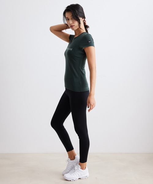 SN super.natural（スーパーナチュラル）の「【super.natural】HORIZONTAL SNLOGO 半袖ロゴTシャツ（Tシャツ/カットソー・レディース・ワイン/ブラック/グリーン・S）」の12枚目の写真