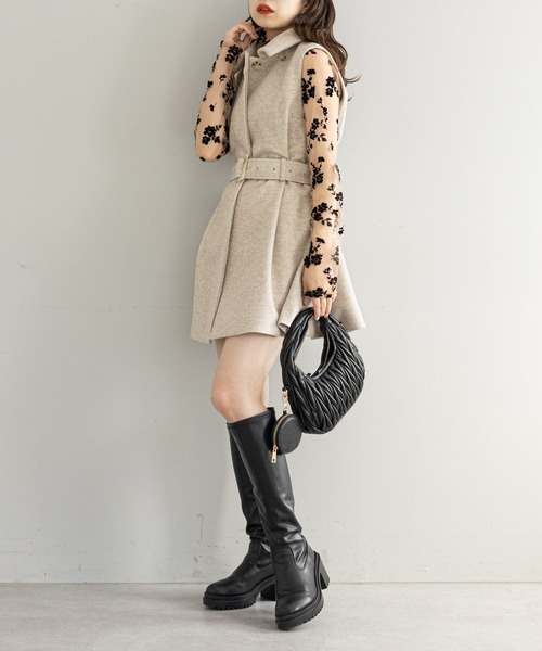 Chico（チコ）の「【新色追加】花柄フロッキーボトルネックトップス（Tシャツ/カットソー・レディース・ブラック/ベージュ/グレー/アイボリー/ピンクベージュ・FREE）」の14枚目の写真