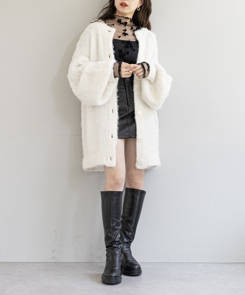 Chico（チコ）の「【新色追加】花柄フロッキーボトルネックトップス（Tシャツ/カットソー・レディース・ブラック/ベージュ/グレー/アイボリー/ピンクベージュ・FREE）」の15枚目の写真