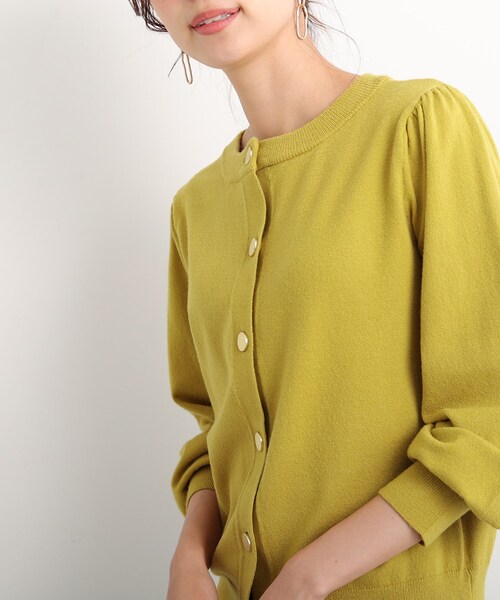 DRESKIP(ドレスキップ)の「◆ゴールド釦クルーネックカーディガン(カーディガン/ボレロ・レディース・イエロー/ブラック系2/ブルー/ブラック・02/03/04)」の4枚目の写真