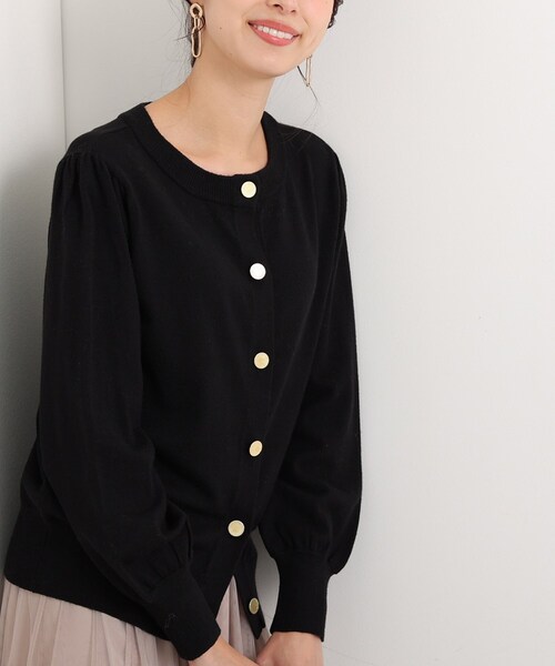 DRESKIP(ドレスキップ)の「◆ゴールド釦クルーネックカーディガン(カーディガン/ボレロ・レディース・イエロー/ブラック系2/ブルー/ブラック・02/03/04)」の1枚目の写真