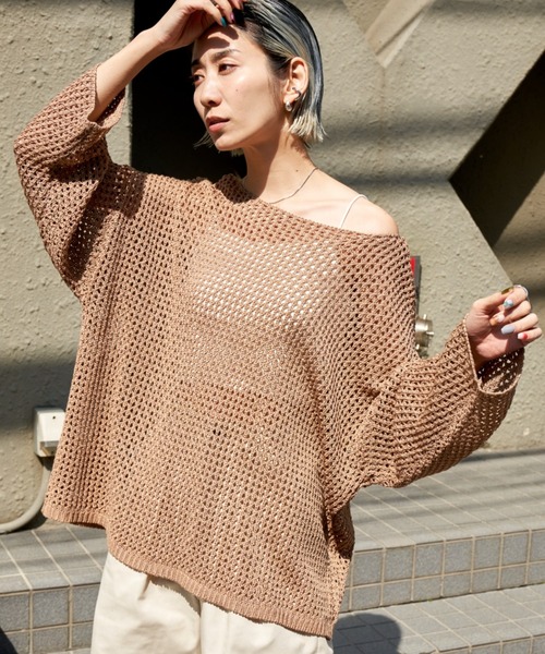 Auntie Rosa Holiday(アンティローザホリデー)の「透かし編みオフショルダーニット(ニット/セーター・レディース・ベージュ/ブラック・FREE)」の5枚目の写真